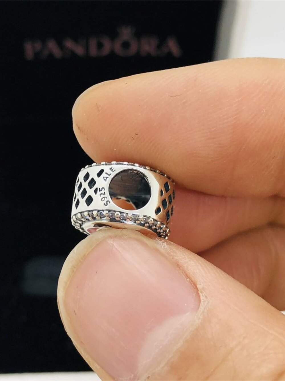 ✨🔥Pandora Disney Happy Holly Days Mickey Charm - Picture 4 of 7